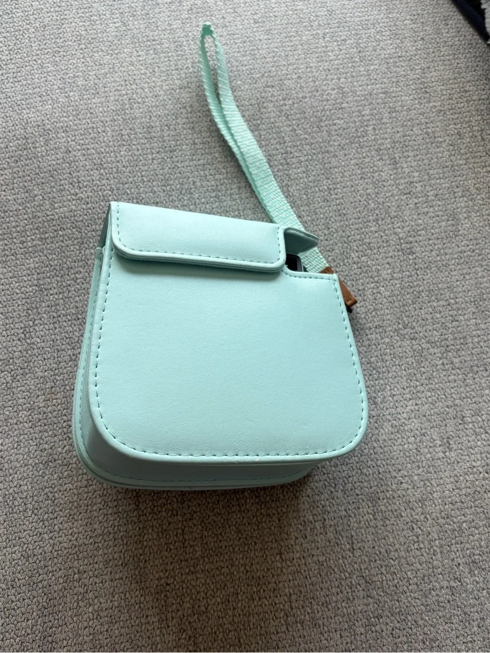 Fujifilm Instax Mini 9 Instant Camera In Ice Blue with Case
